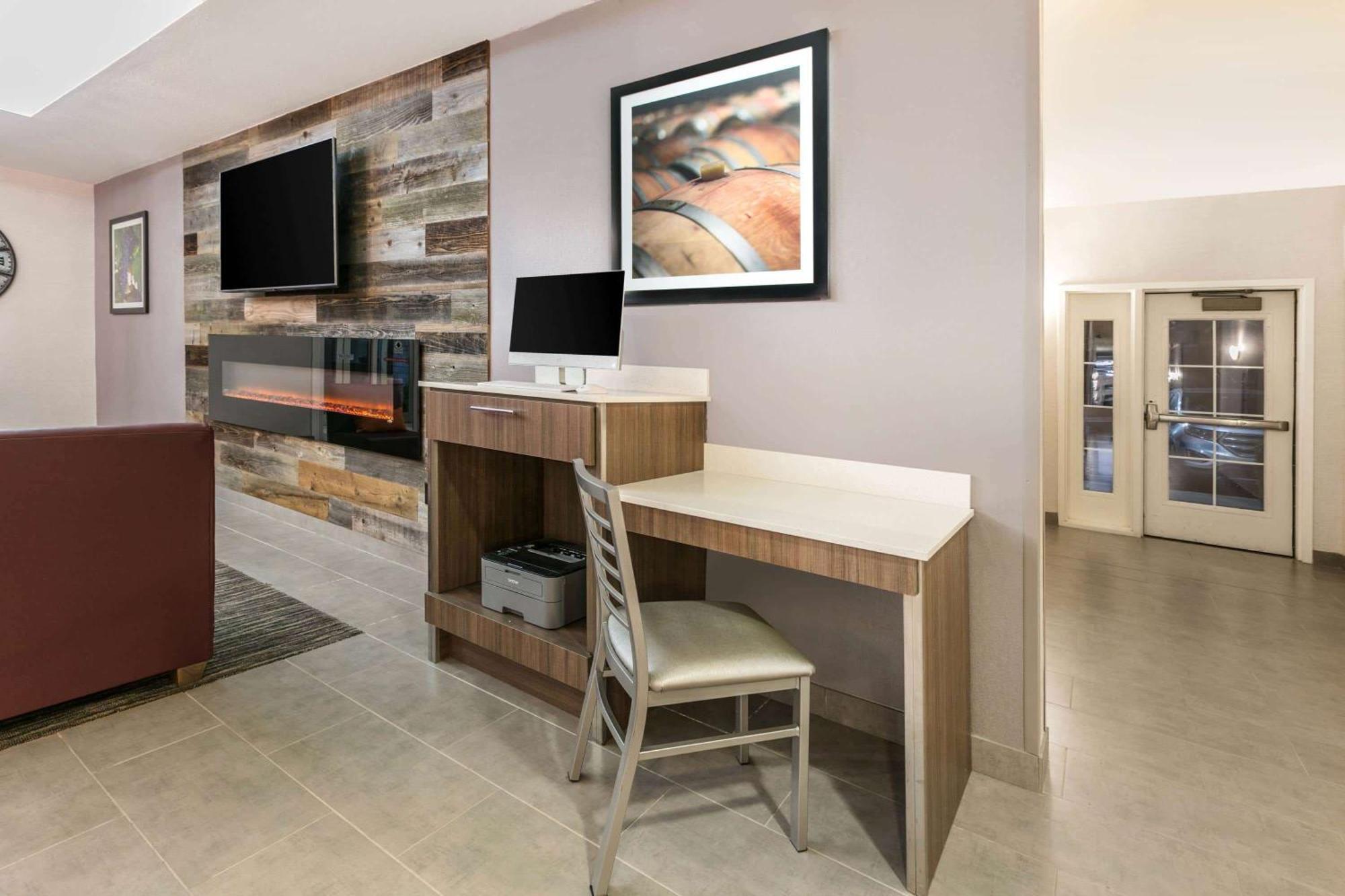 La Quinta By Wyndham Fredericksburg Otel Dış mekan fotoğraf