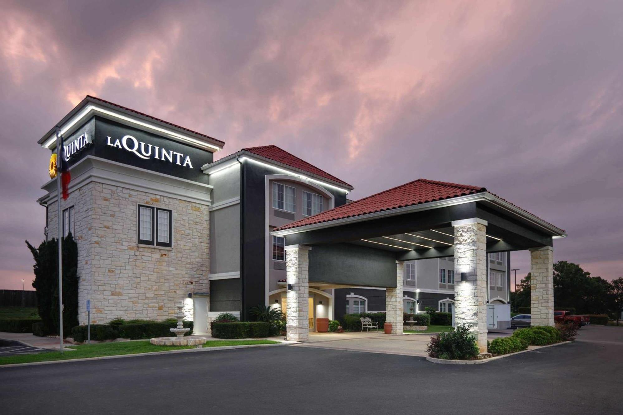La Quinta By Wyndham Fredericksburg Otel Dış mekan fotoğraf