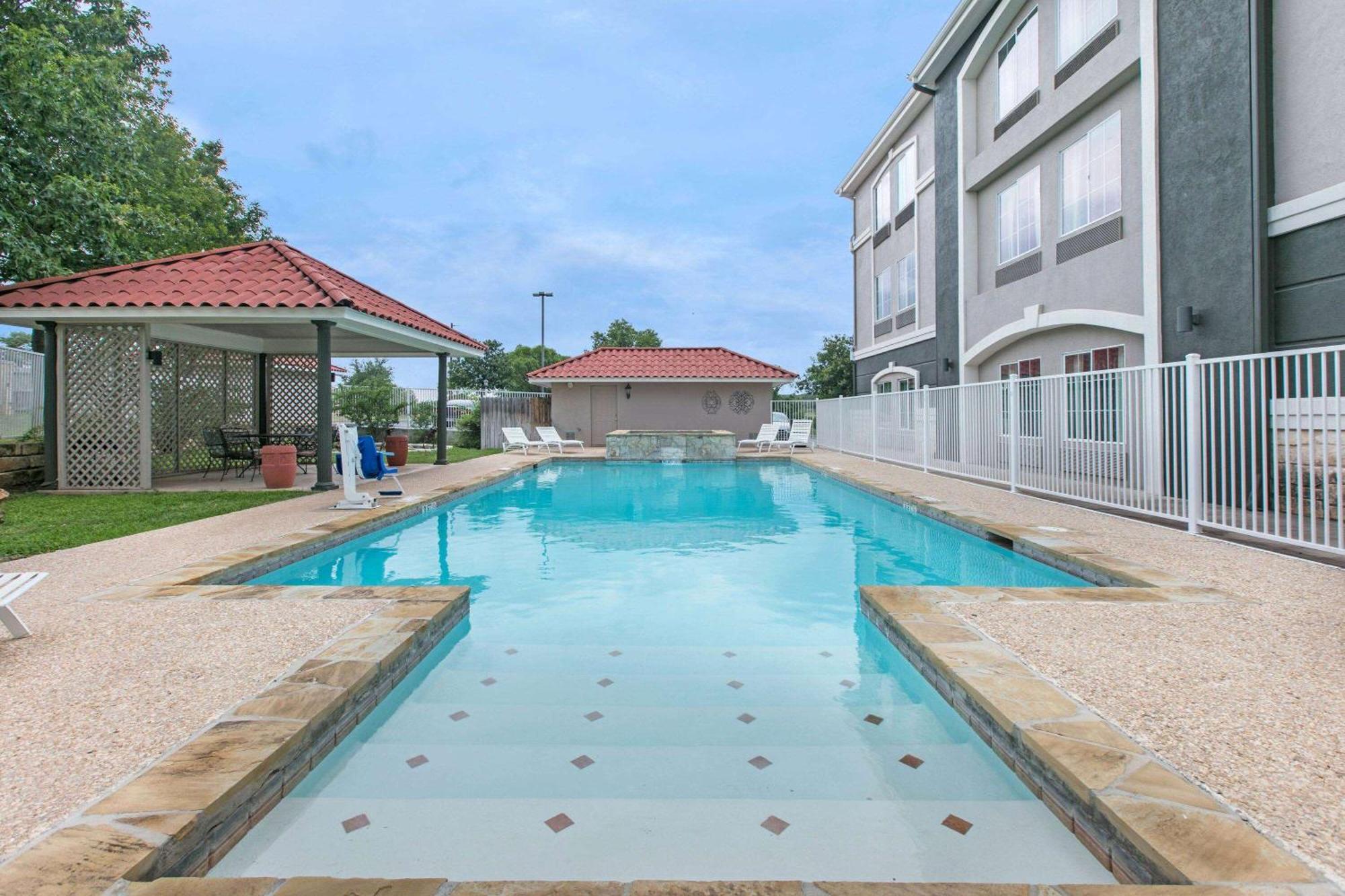 La Quinta By Wyndham Fredericksburg Otel Dış mekan fotoğraf